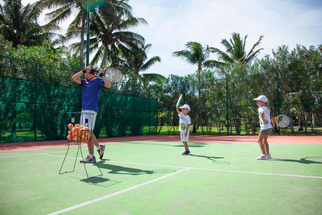Constance Prince Maurice Poste de Flacq Exterior photo Tennis at the InterContinental Resort Bali